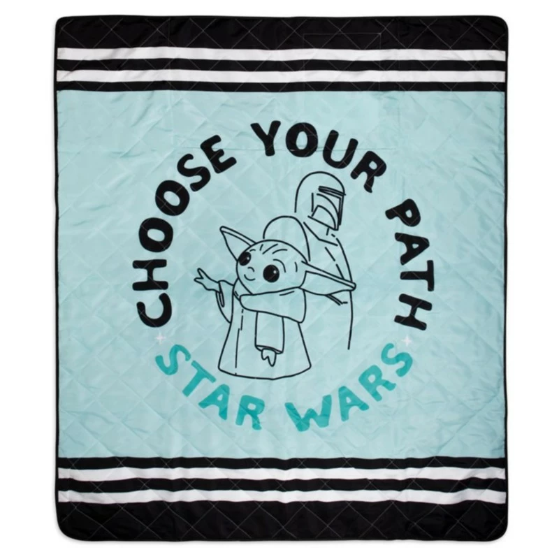 Star Wars: The Mandalorian Picnic Blanket Tote 4 Star Wars: The Mandalorian Picnic Blanket Tote - Image 4