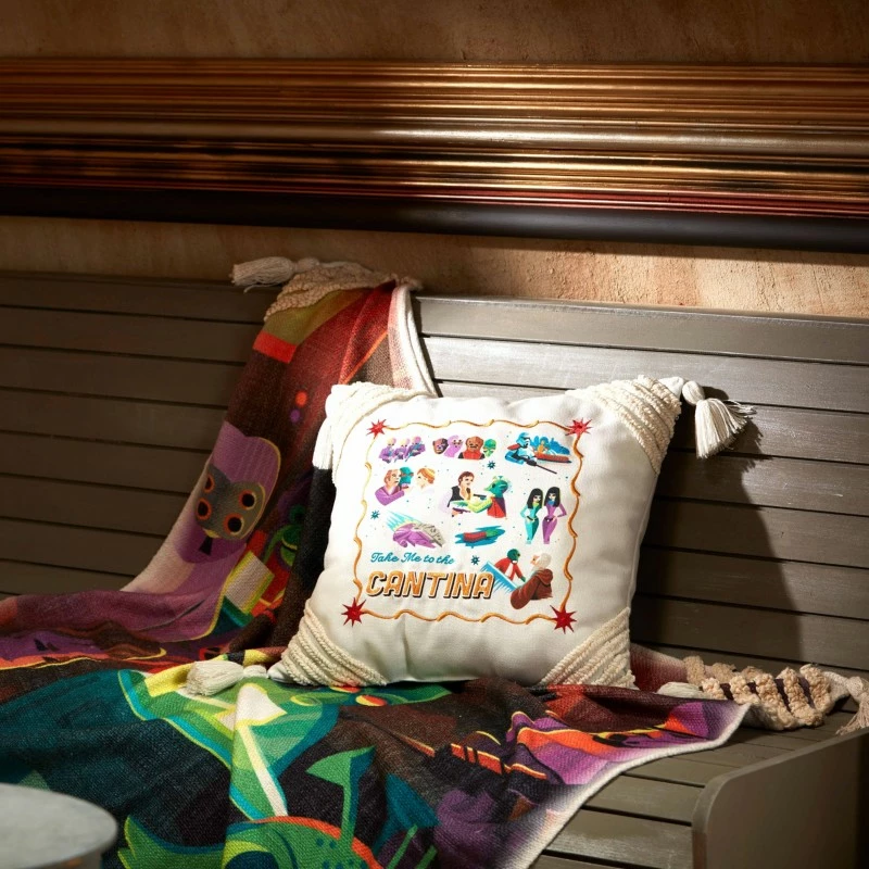 Star Wars: Under The Twin Suns Cushion By Jeff Granito 2 Star Wars: Under The Twin Suns Cushion By Jeff Granito - Image 2