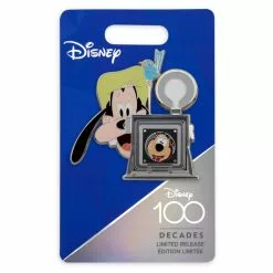 Goofy And Humphrey Bear Pin, Hold That Pose - Disney100 Limited Release -WhimsyWears Shop 466044000756 3